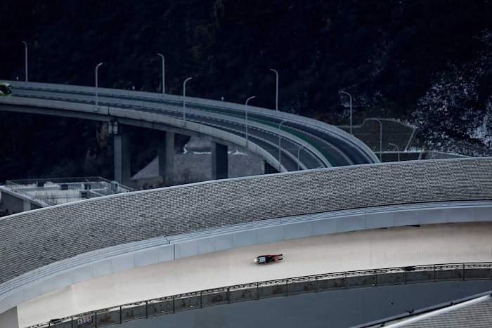 sliding-track-wide-view